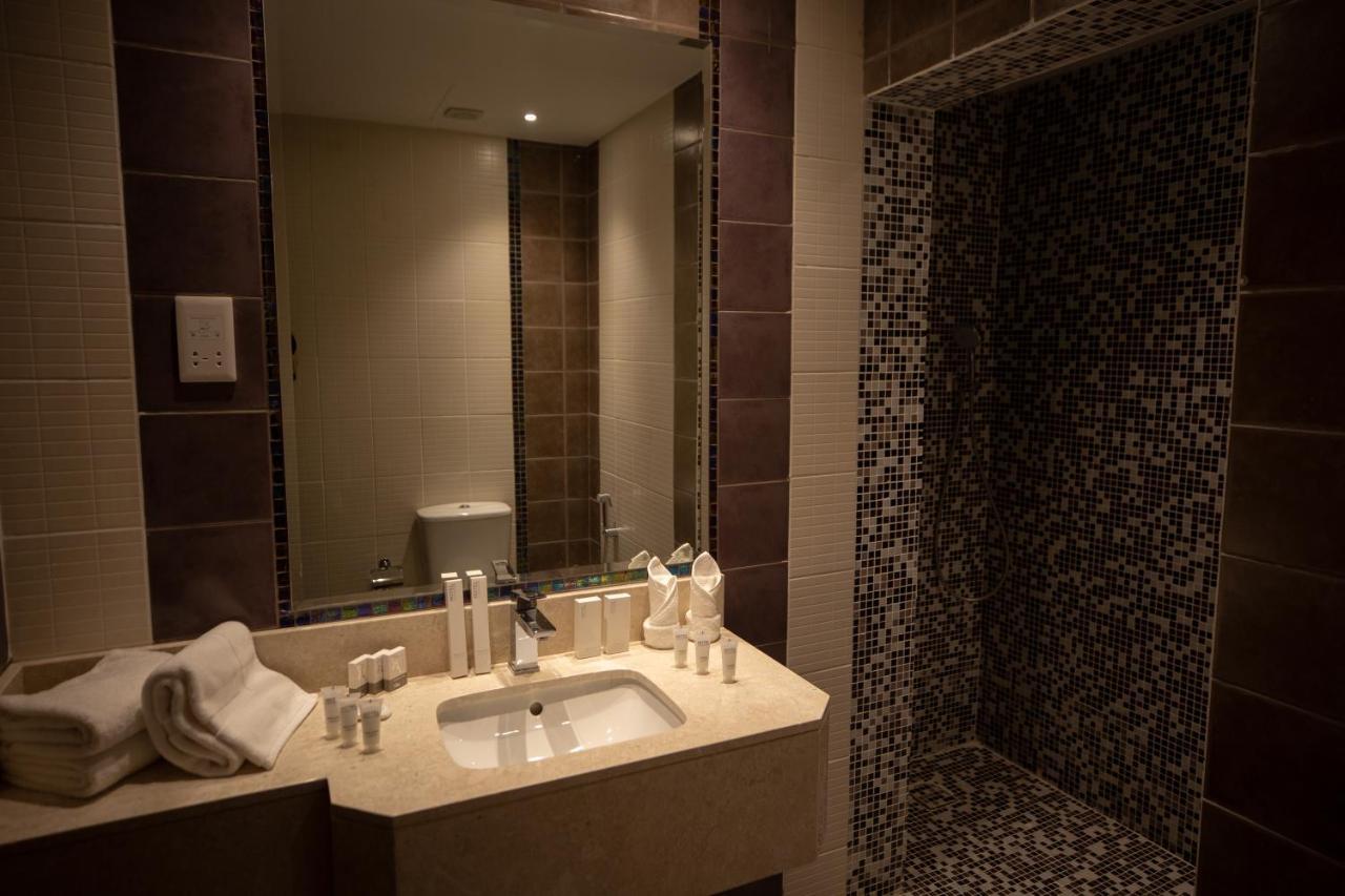 The Seven Hotel Manama Eksteriør bilde